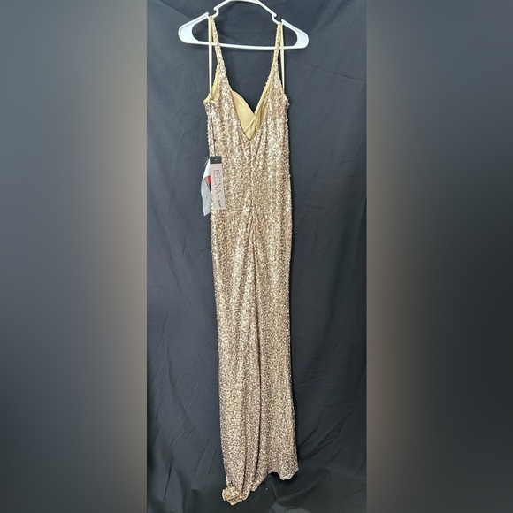 IEENA FOR MAC DUGGAL 26476 NWT High Slit Spaghetti Strap Gown - Picture 5 of 7